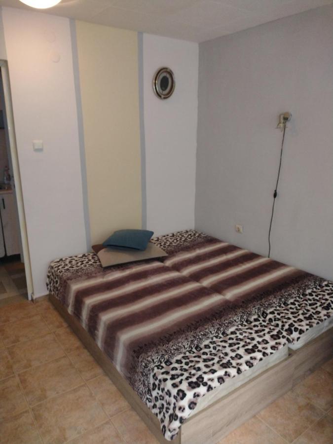 Apartment Petr Beron Varna Exterior photo